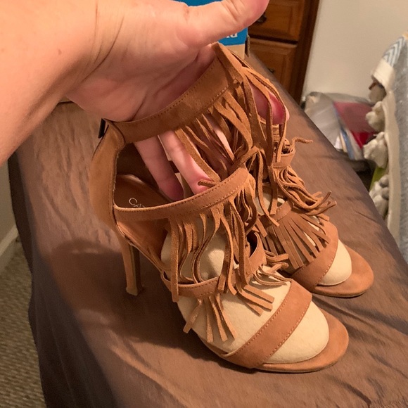 Heeled shoes - Picture 1 of 4